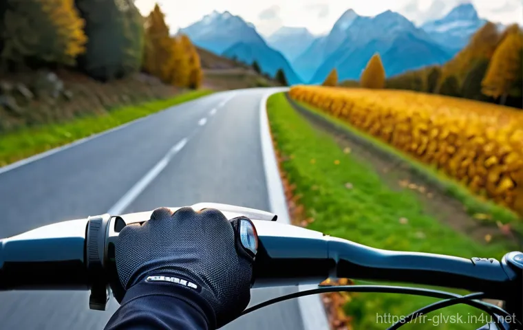 이너 장갑 추천 및 사용법 - **Prompt:** A close-up, highly detailed shot of a person's hands comfortably encased in a pair of ad...