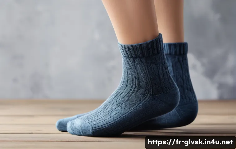발 건강을 위한 올바른 양말 선택 - A close-up, high-resolution image of a pair of natural fiber socks made from merino wool and bamboo,...